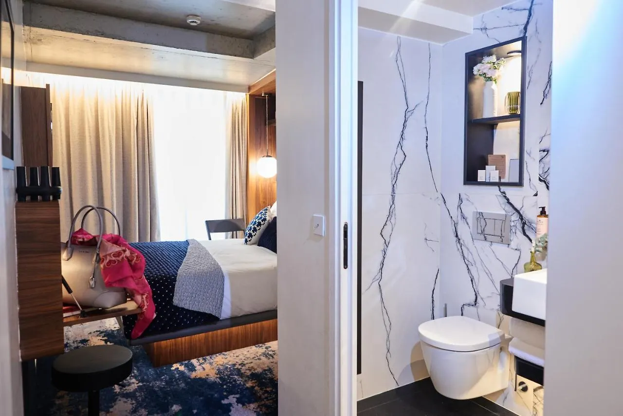 Card Hotel Paris