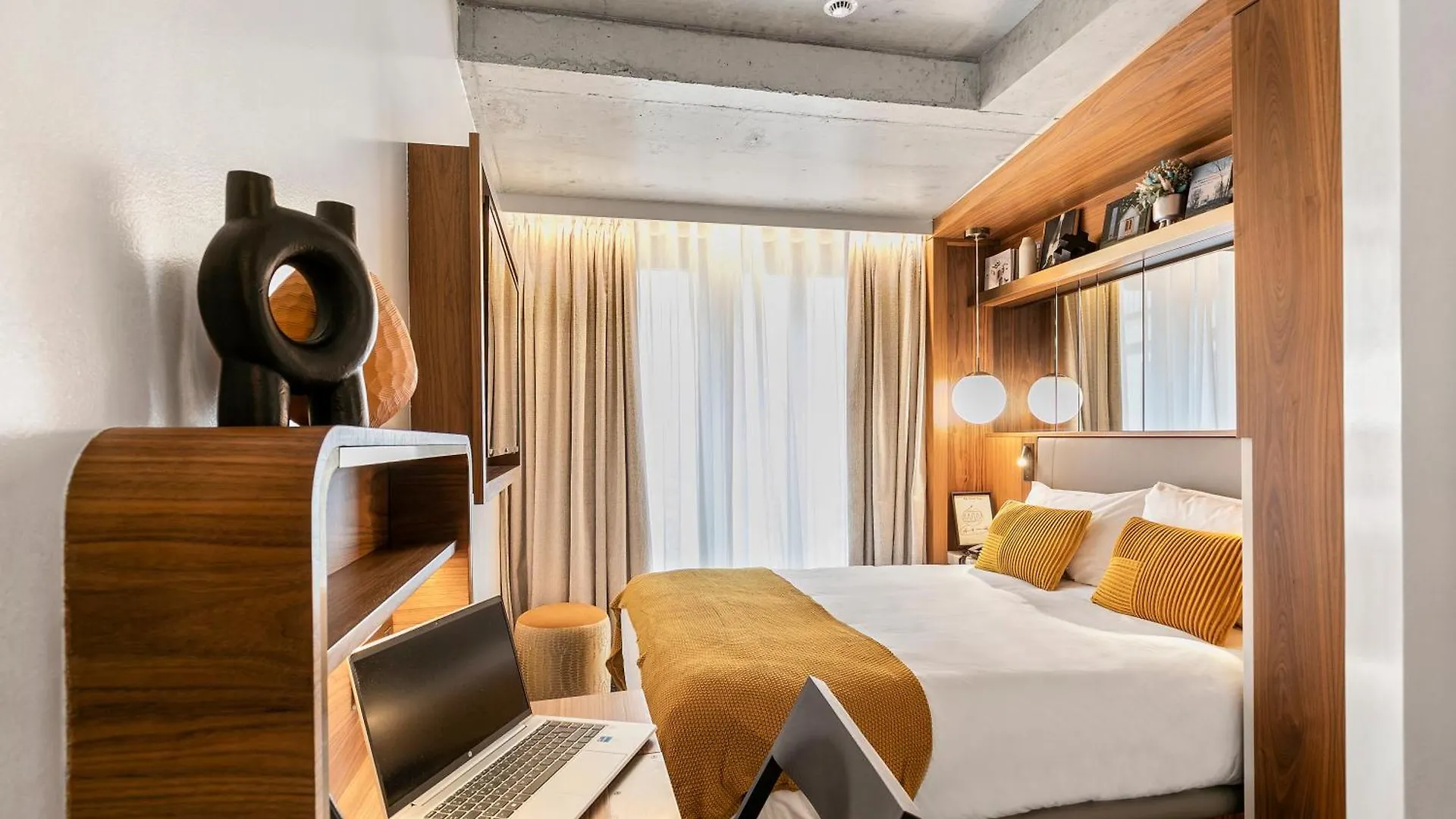 Card Hotel Paris