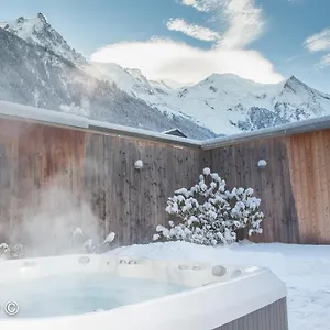 Au Bon Coin - Luxury Hidden Haven, Mont Blanc View, Hot Tub And Garden , Chamonix France