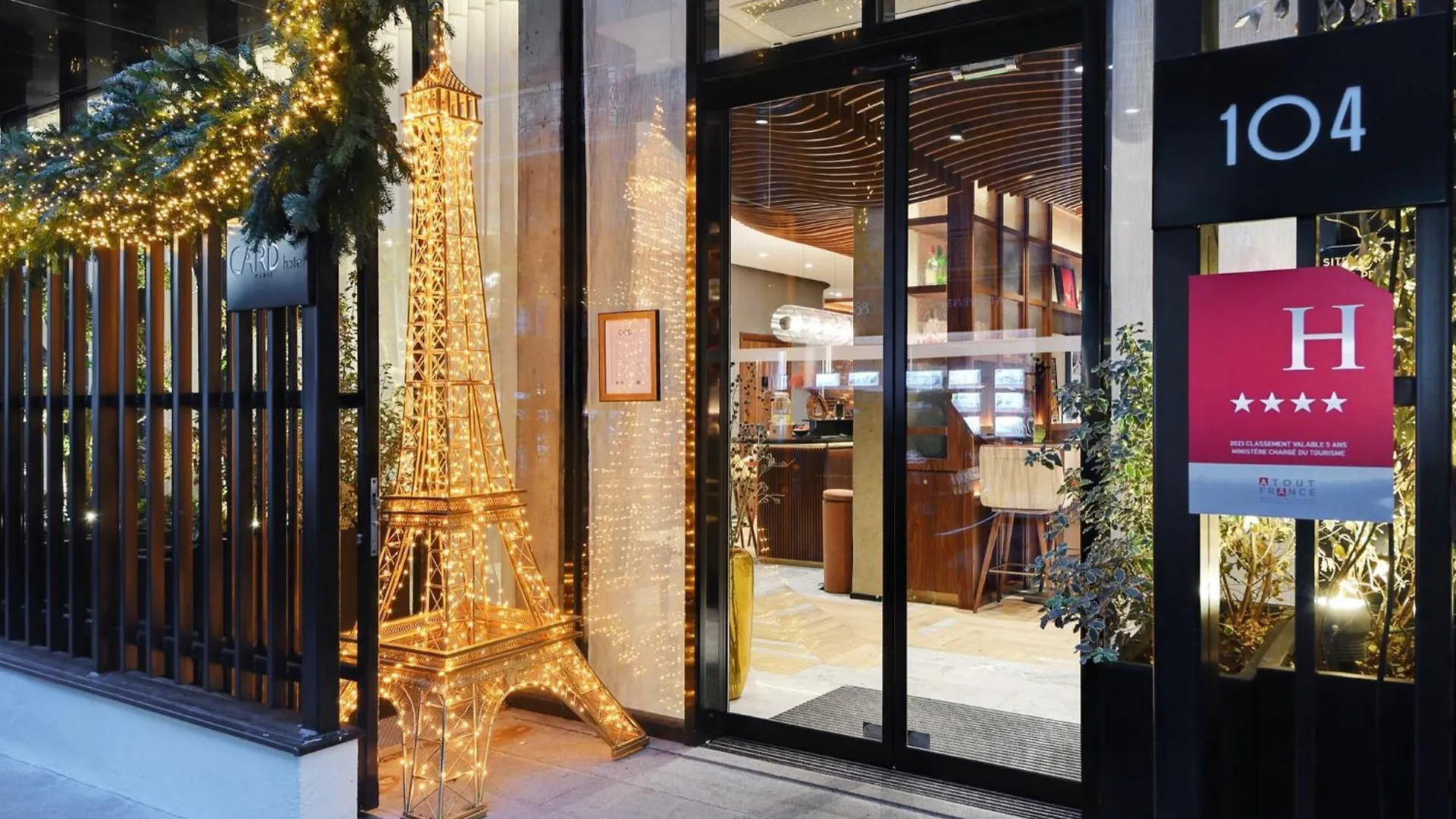 Card Hotel Paris 4*,