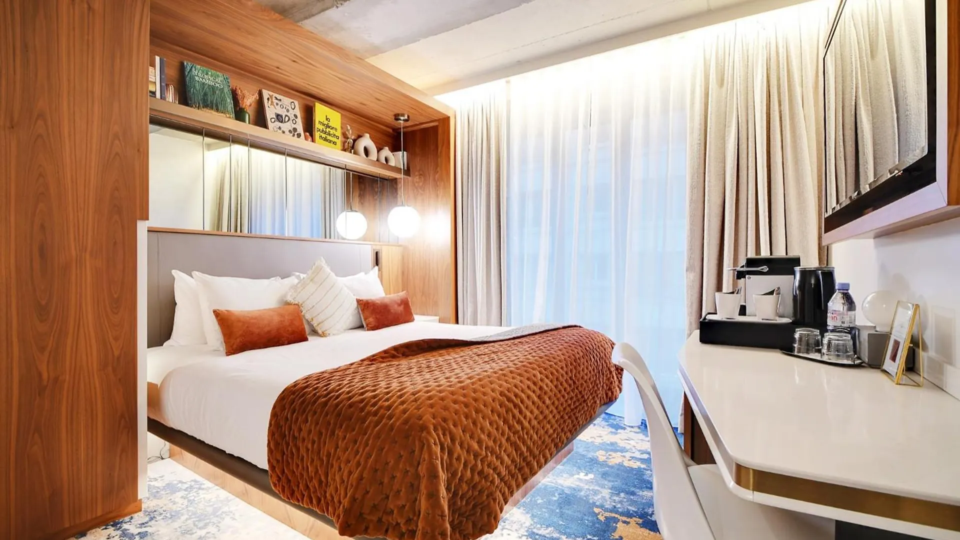 Card Hotel Paris
