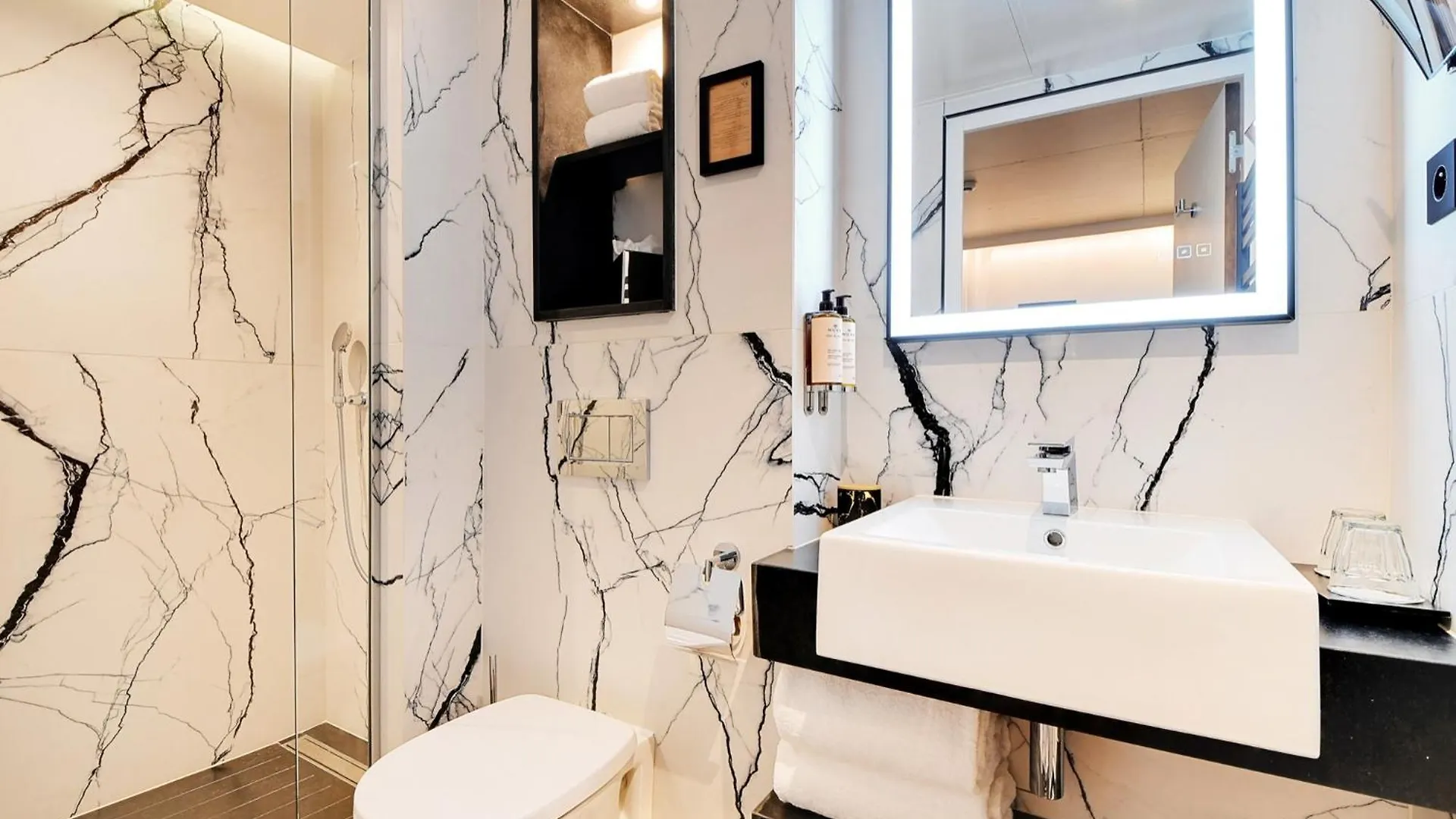 Card Hotel Paris