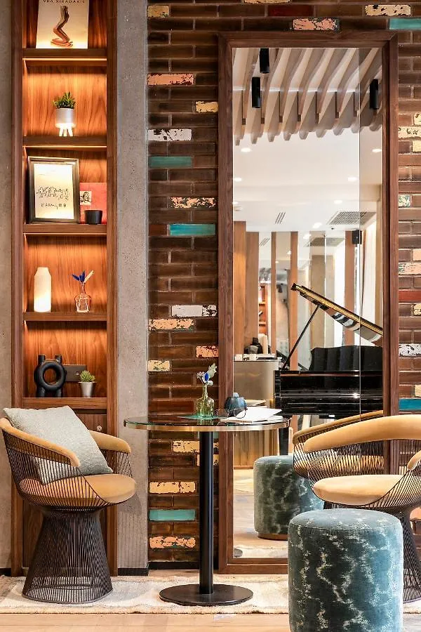 Card Hotel Paris