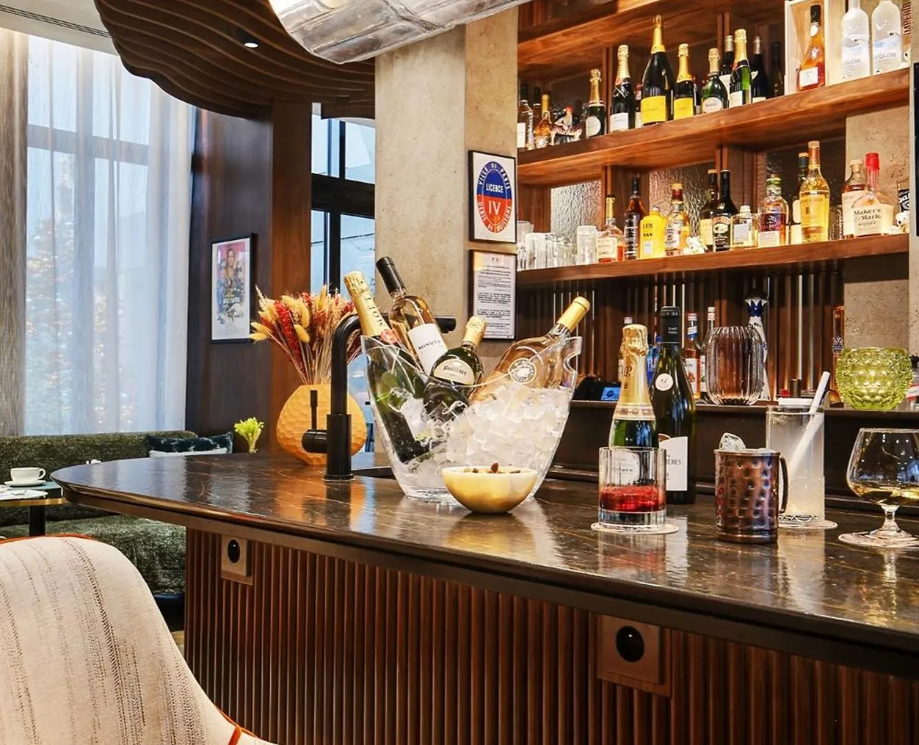 Card Hotel Paris