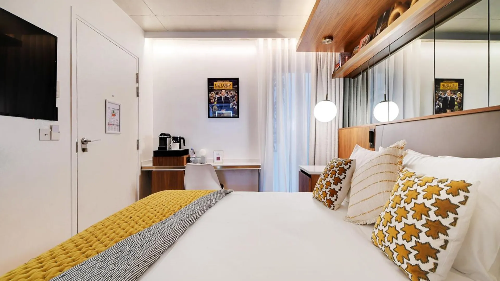 Card Hotel Paris